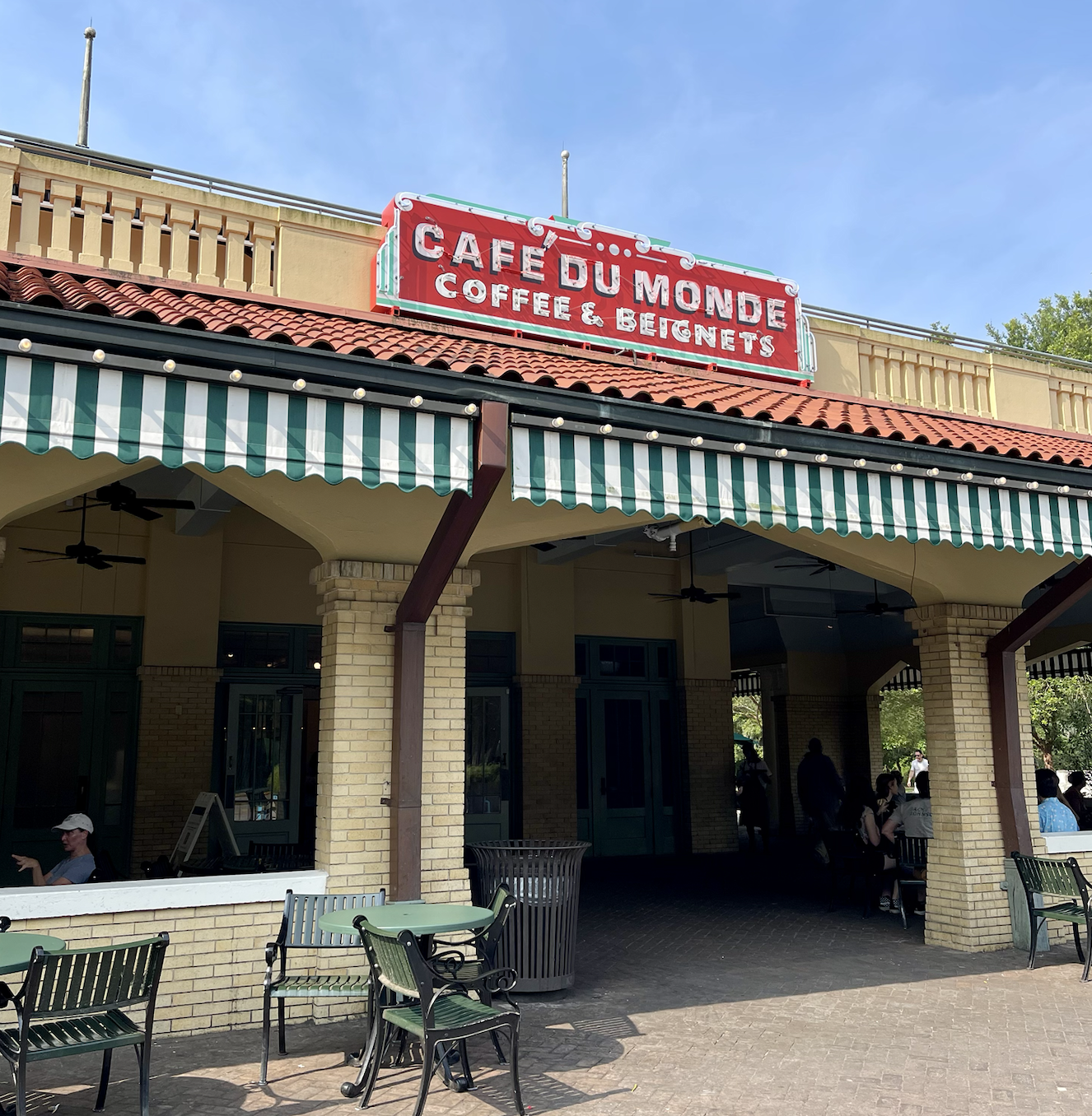 Cafe Du Monde at City Park, NOLA