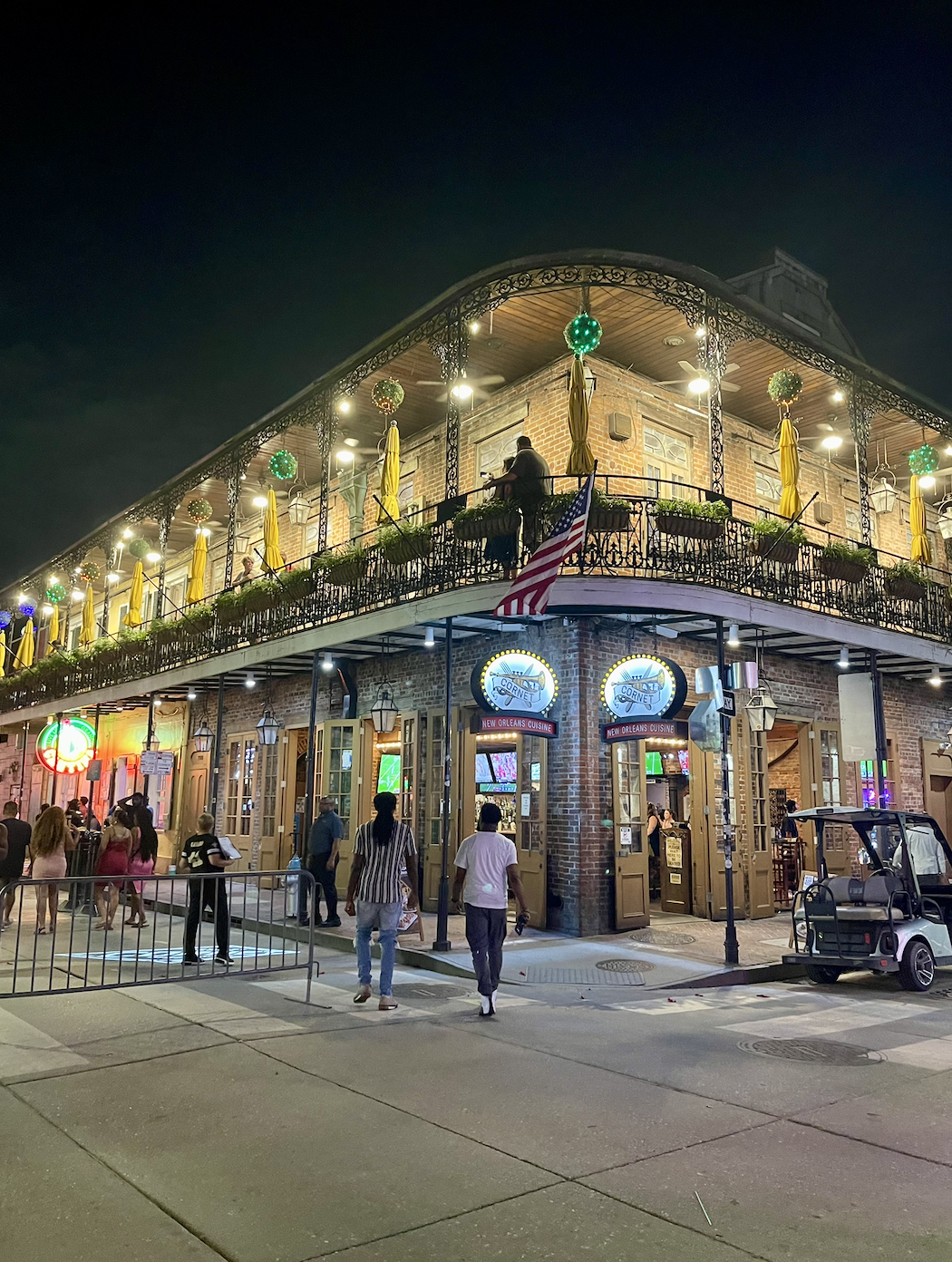 Bourdon Street-New Orleans for first-time visitors